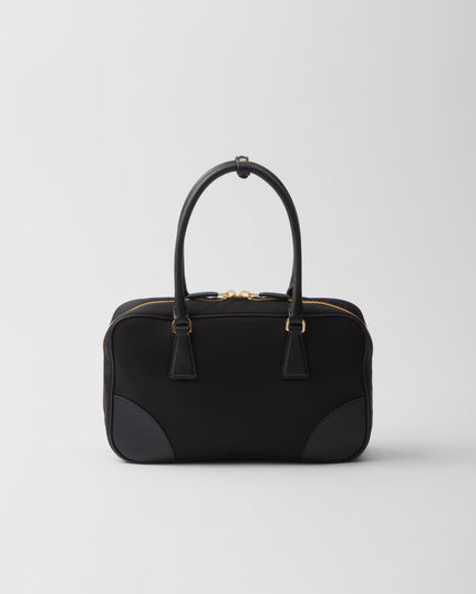 Bolsa de Mão Preta em Re-Nylon com Alça