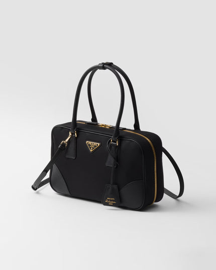 Bolsa de Mão Preta em Re-Nylon com Alça
