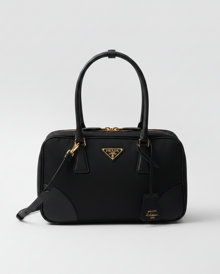 Bolsa de Mão Preta em Re-Nylon com Alça