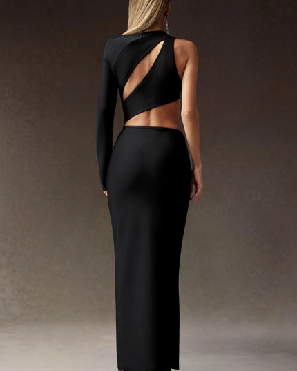 Robe longue avec bandage, un ombre et un mannequin juste pour les dossiers.