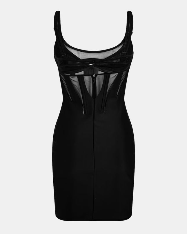 Vestido curto justo, elegante e sexy