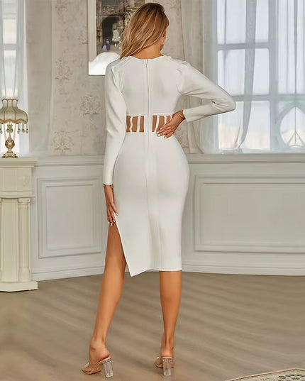 Robe courte juste un bandage avec une tenue en tule.