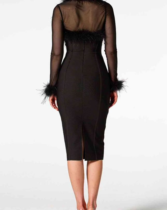 Vestido com jaqueta de tule