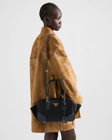 Bolsa de Mão Preta em Re-Nylon com Alça